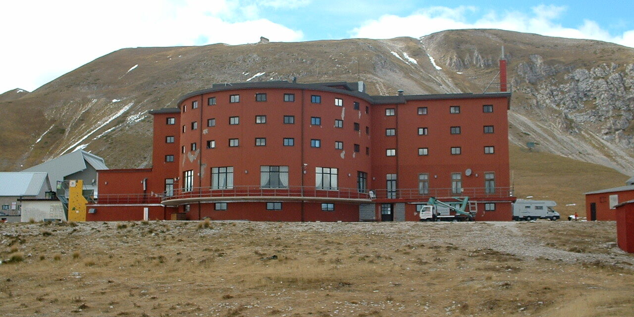 Albergo di Campo Imperatore: novità per la ristrutturazione